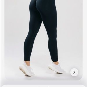 alphalete amplify leggings m size